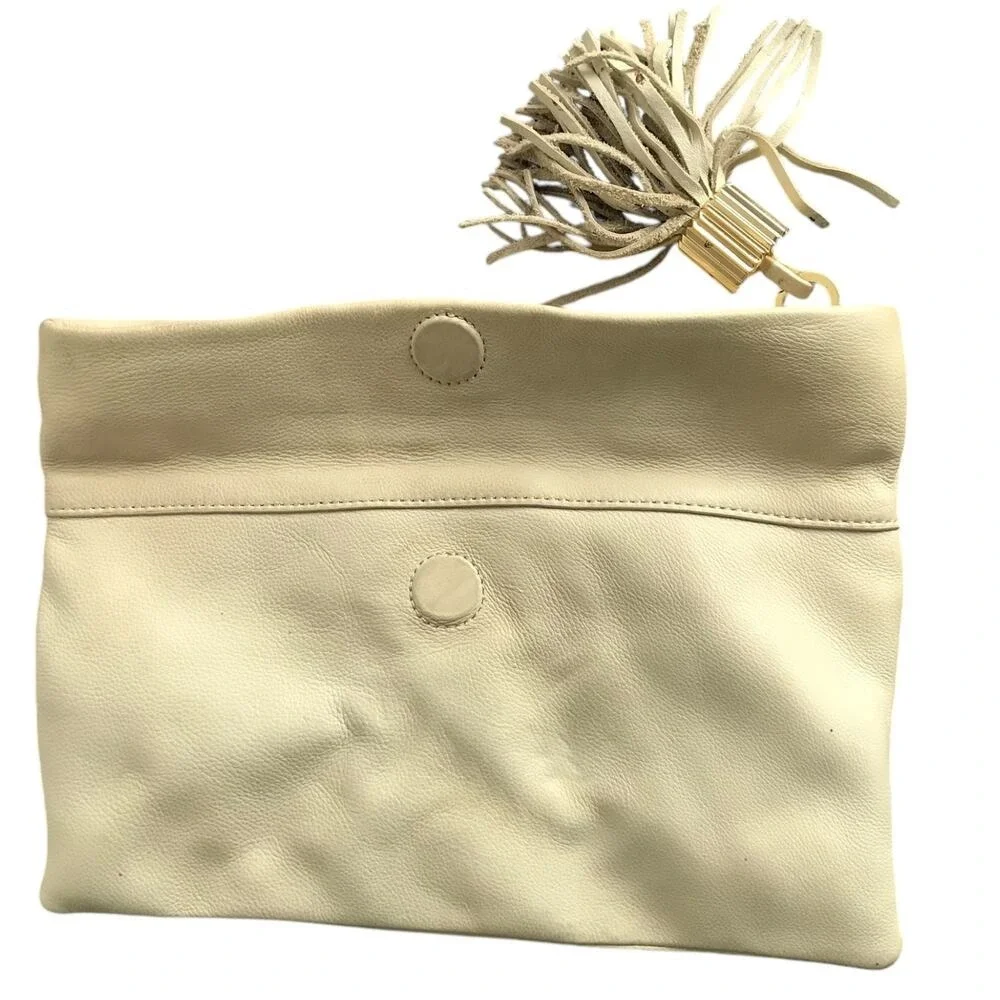 India Hicks Clutch Women OS‎ Cream Leather Foldover Beetle Print Tassel Bag